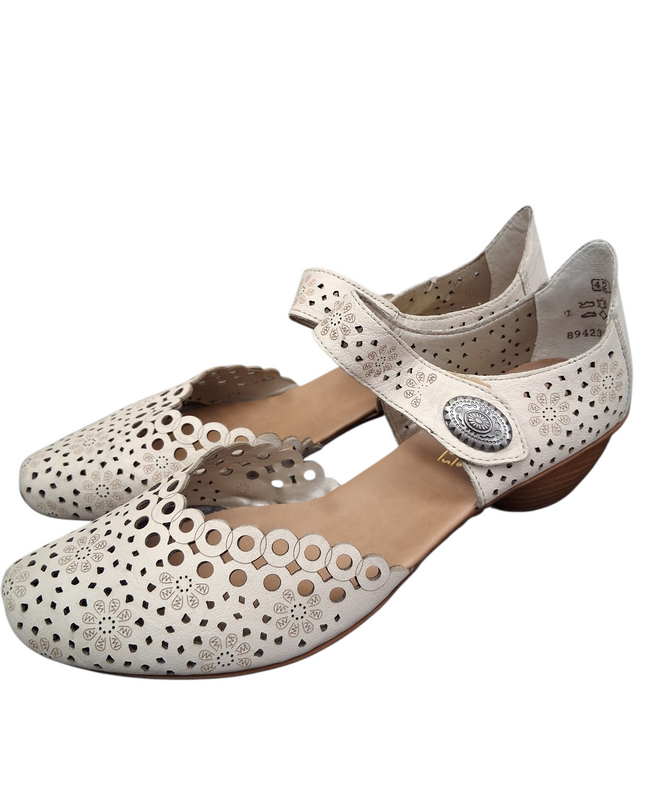 lightly worn rieker shoes size 10