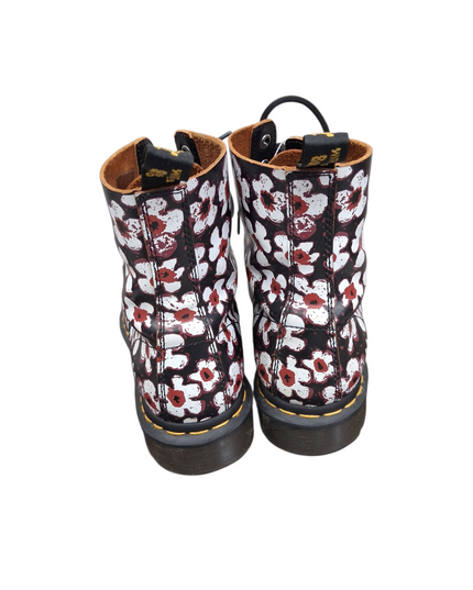 lightly used doc martin boots size 9